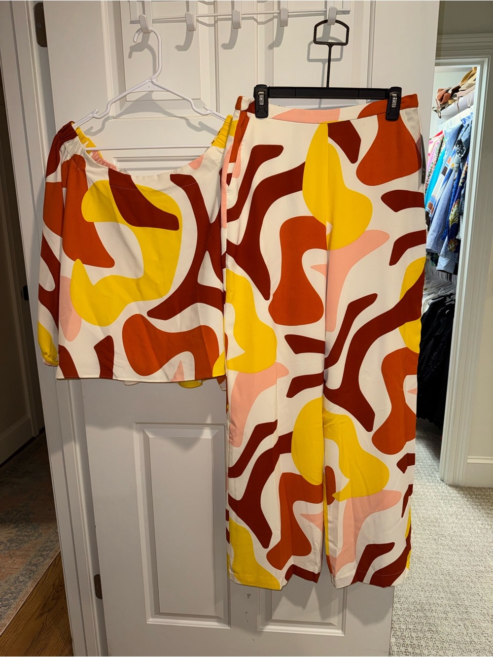 crown & ivy Abstract Wide-Leg Pantsuit in Yellow, Rust & Pink